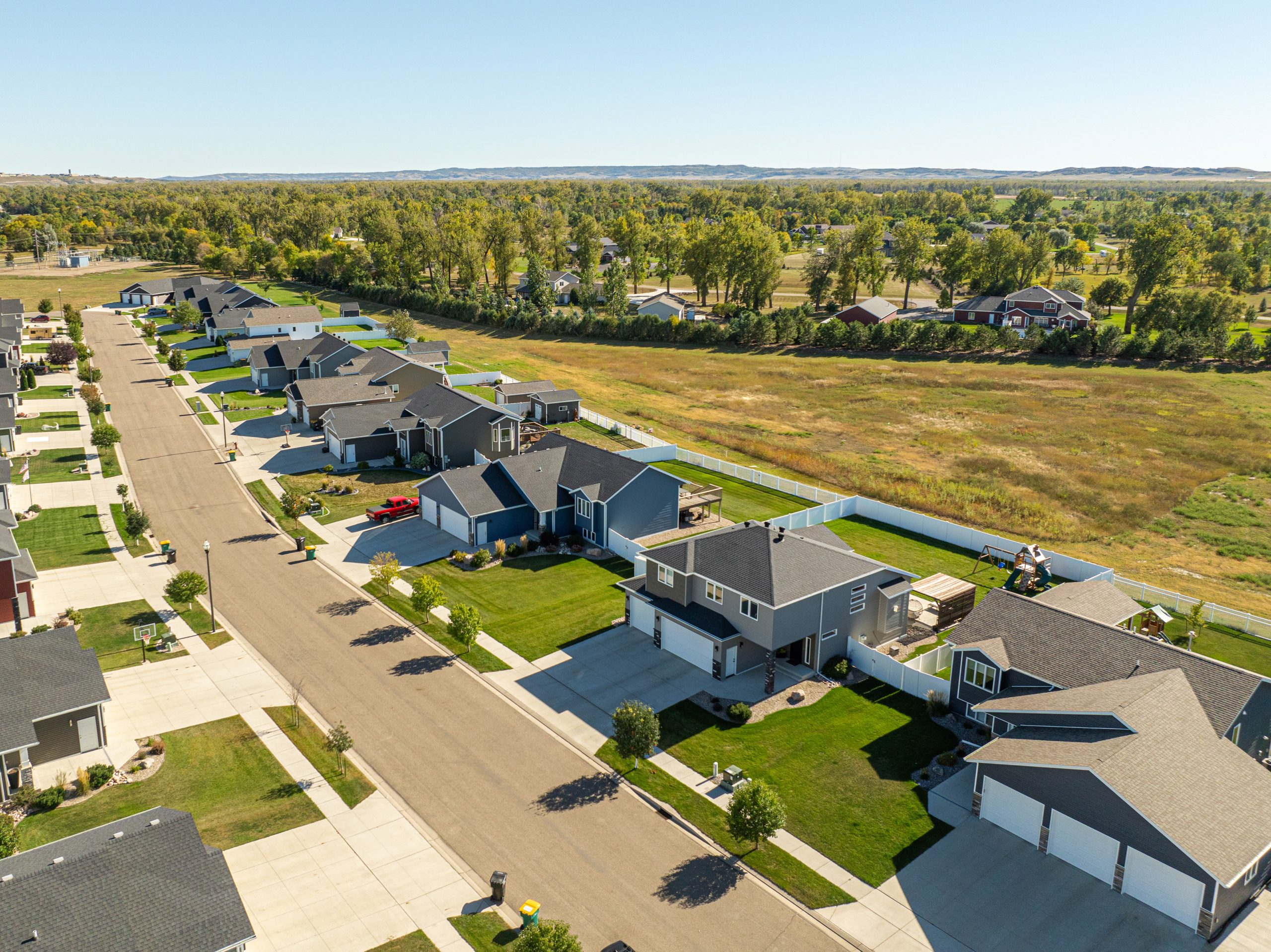 Beautiful south Bismarck neighborhood for the Ultimate Guide to Moving to Bismarck